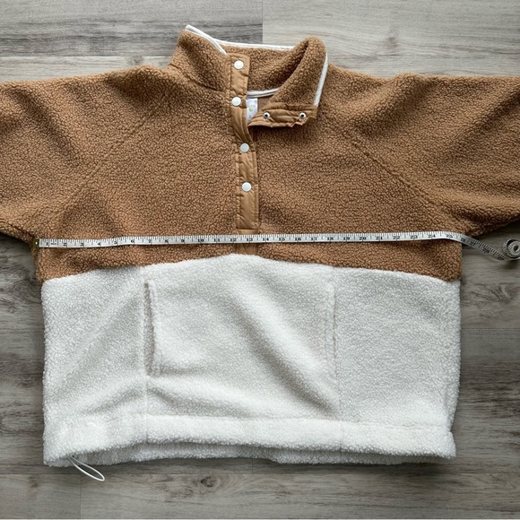 Tone It Up Women’s Large Tan and White Pullover - Picture 3 of 6